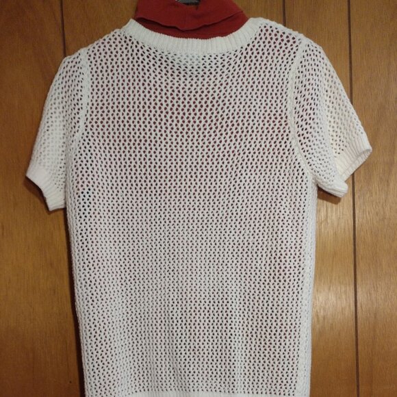 Gorgeous light weight white color button front top cardigan - Picture 2 of 4